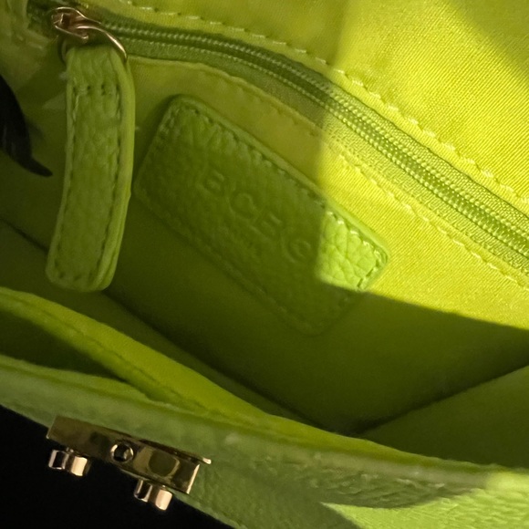 BCBG lime green gold chain purse crossbody or shoulder NEW handbag - Picture 4 of 10